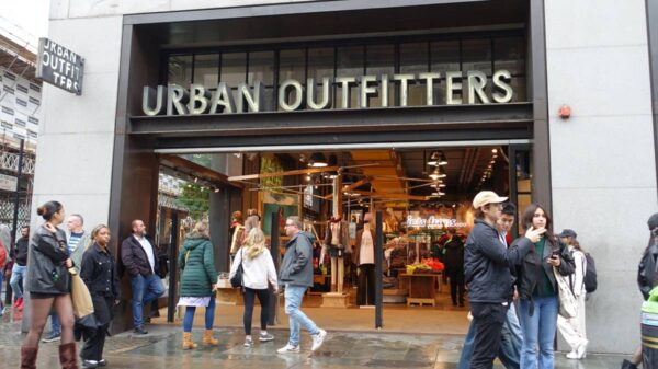 Major mall retailer closes more stores in 2026