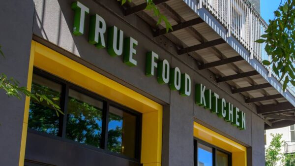Oprah-backed chain files Chapter 11, closes 12 restaurants