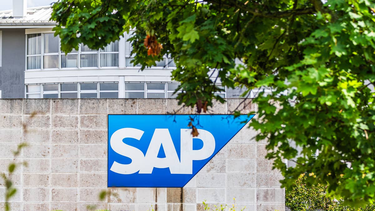 After a brutal slide, IBM sells smaller firms an ‘AI-ready’ core